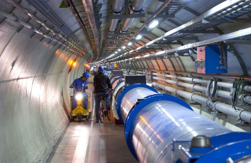 Im CERN Tunnel: Auf der Suche nach Teilchen und Talenten