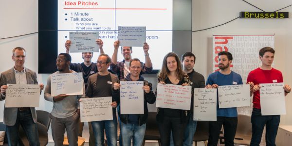 picture_HRHackathon_ideapitches-all-teams