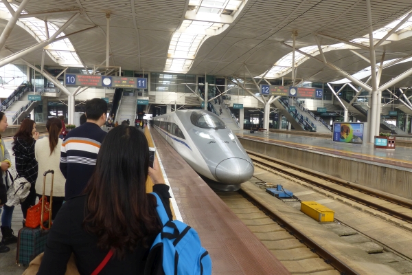 picture_travel_in_China_bullet_train_in_changsha_P1070166