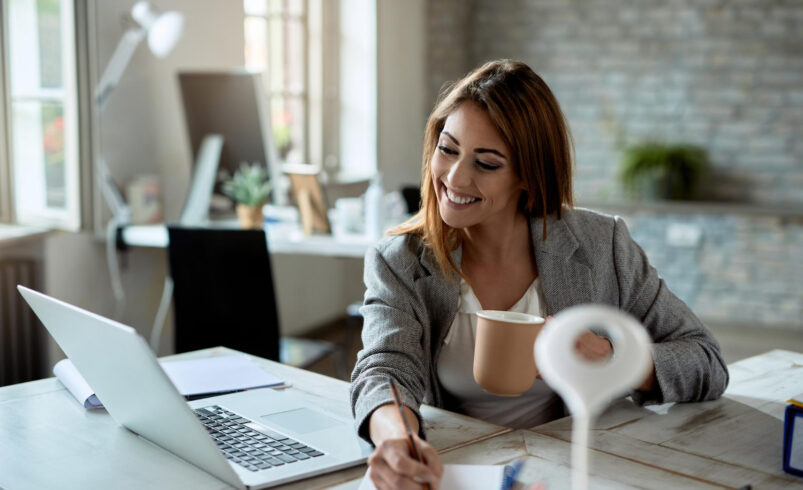 Finanzbildung für Jobstarter: Was beim ersten Gehalt wirklich auf dem Konto ankommt